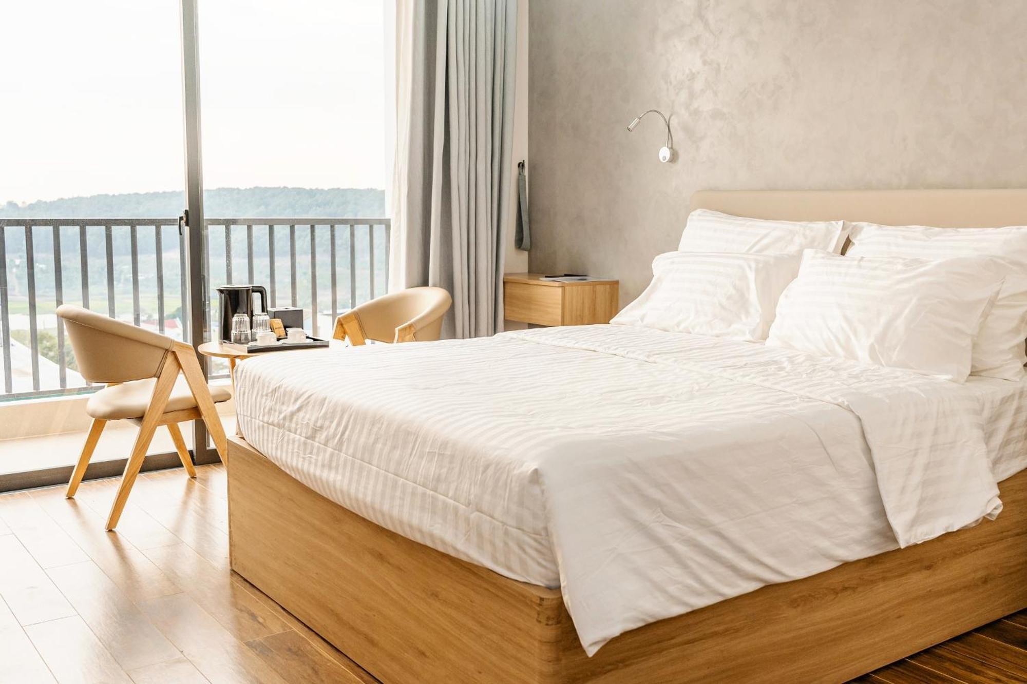 Diora Hotel Pleiku By Hos Ngoại thất bức ảnh